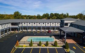 Days Inn & Suites By Wyndham Niagara Falls/buffalo